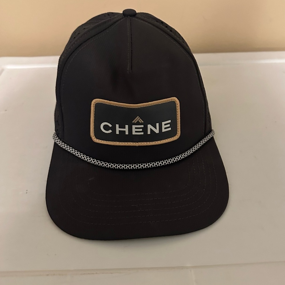 Chêne Black Logo snapback cap